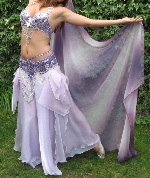 Aanbieding; Buikdans kostuum 'Amina' in lila
